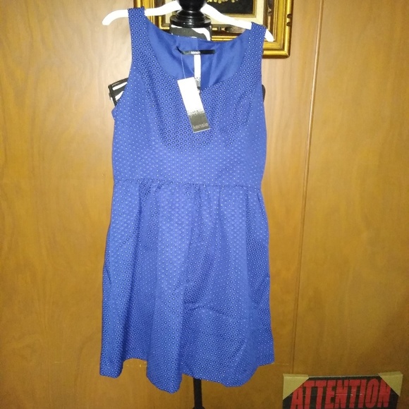 Kensie Cobalt Blue and White Sweetheart Neck Line Midi Dress - Picture 7 of 16